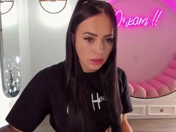 webcam girl ashlyeroberts1 image #2379000