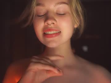 webcam girl bibi_it_is image #5923920