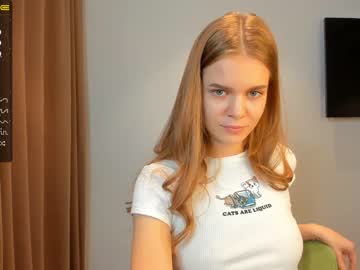 webcam girl carolynsveronica image #5040232