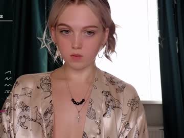 webcam girl small_blondee image #5220600