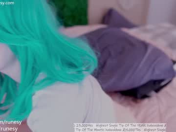 webcam girl runesy image #4201296