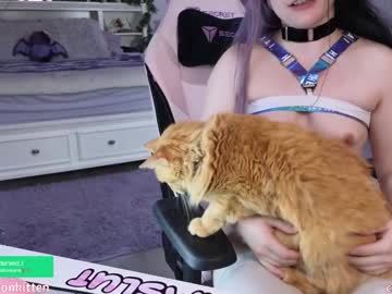 webcam girl crimsonkitten image #7679276
