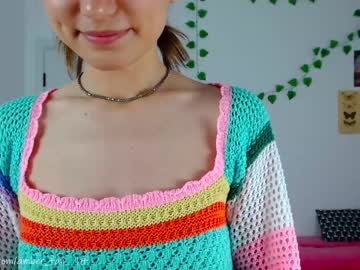 webcam girl ambertan1 image #4528743