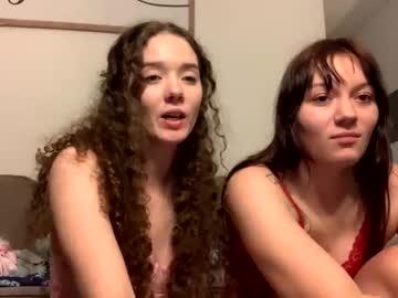webcam girl kylieexoxoxo2432 image #6101408