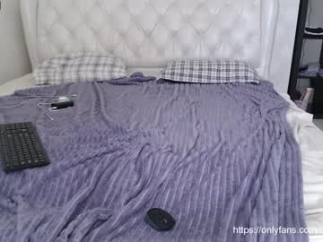 webcam girl _mllymoore_ image #2224376