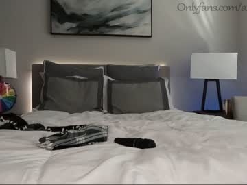 webcam couple ari_lovexo image #1597193