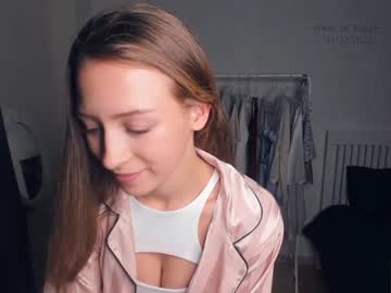 webcam girl wave_of_happy_ image #5791609