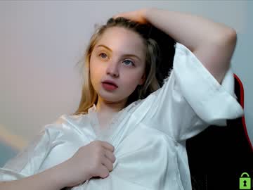 webcam girl shy_blondiee image #3872456