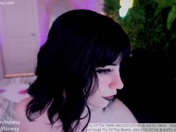webcam girl runesy image #6423430