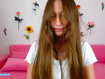 webcam girl ambertan1 image #2723335