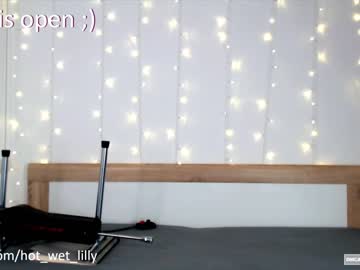 webcam girl hot_wet_lilly image #3304258