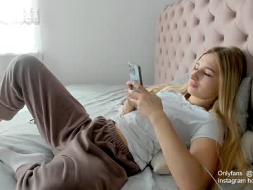 webcam girl cbhotblonde image #1155944