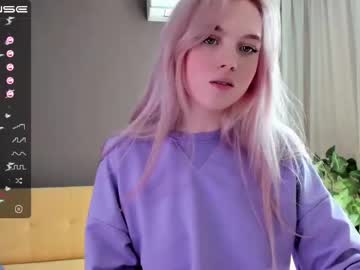 webcam girl small_blondee image #1629335