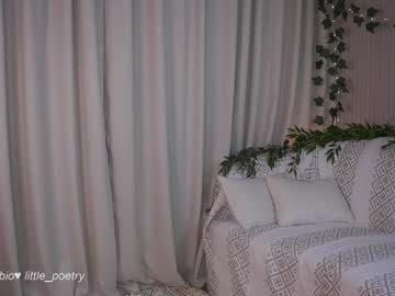 webcam girl little_poetry image #9583043