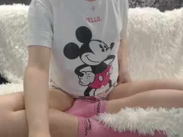 Cam for littlebaby_mom2022