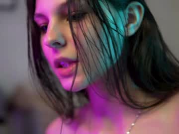 webcam girl peek_in_my_window image #7227288
