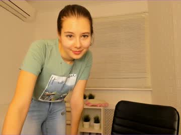 webcam girl carolineprise image #724110