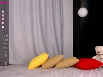 webcam girl small_blondee image #2479154