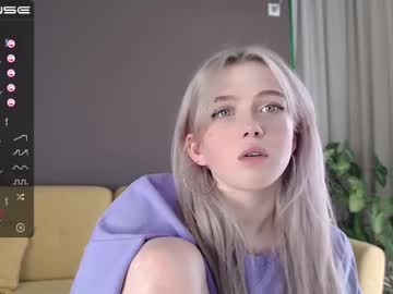 webcam girl small_blondee image #1579510