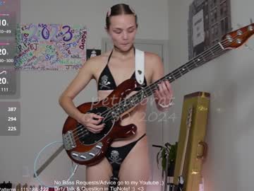 webcam girl petitebrat image #7940714