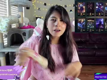 webcam girl violetttflowers image #4726979