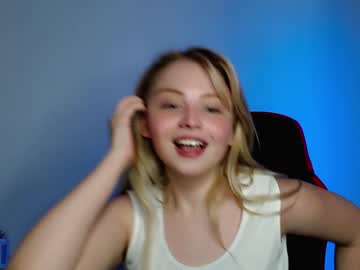 webcam girl shy_blondiee image #3793798