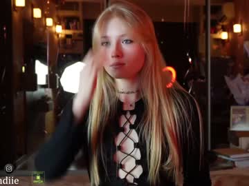 webcam girl bestblondiiecb image #6291971