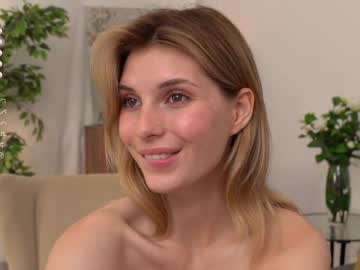 webcam girl refined_style image #7925351