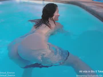 webcam girl zensual_essence image #6971647