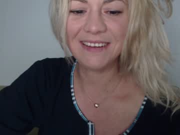 webcam girl kiradivine image #2974550