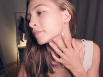 webcam girl wave_of_happy_ image #5499147