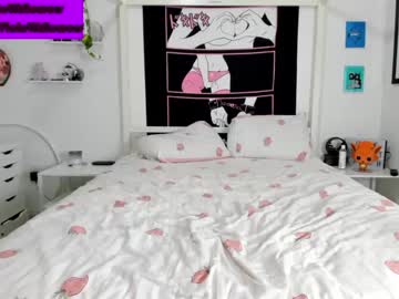 webcam girl violetttflowers image #356443