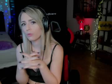 webcam girl kimilee22 image #5212345