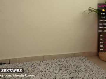 webcam girl blondiekayy image #3232996