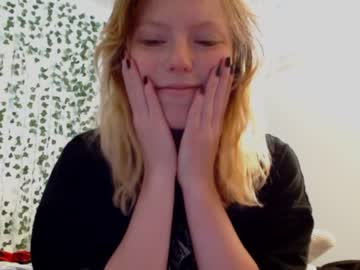 webcam girl crimsonxrapture image #913792