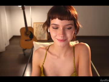 webcam girl luna_ai image #3002317