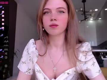 webcam girl small_blondee image #1879984