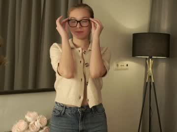 webcam girl gillianelletson image #8372308