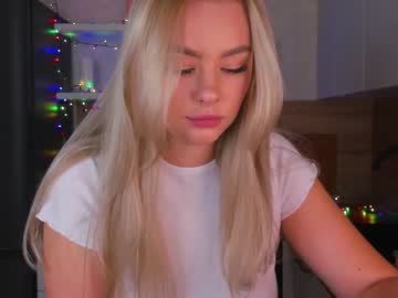 webcam girl 8a8y_nura image #802680