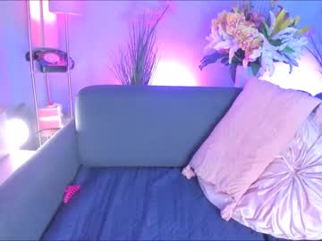webcam girl littlee33 image #5078894