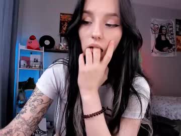 webcam girl vivian_qwerty image #9014130