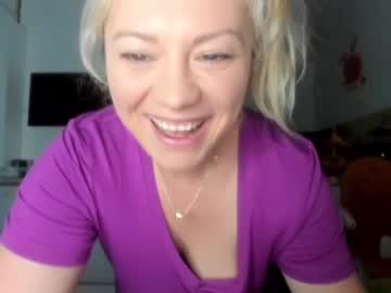 webcam girl kiradivine image #3320132