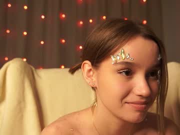 webcam girl harrieteasley image #8659724