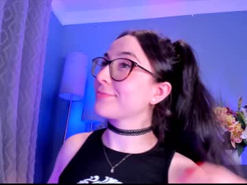 webcam girl littlee33 image #5769069