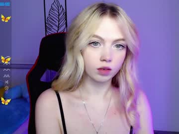 webcam girl small_blondee image #3762343