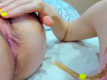 webcam couple mila_polly_and_forester image #1958248
