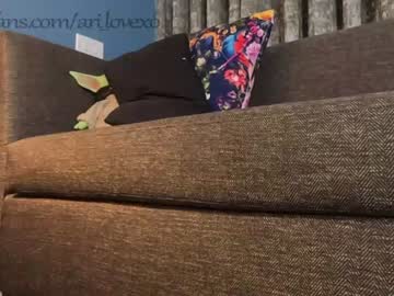 webcam couple ari_lovexo image #3964682