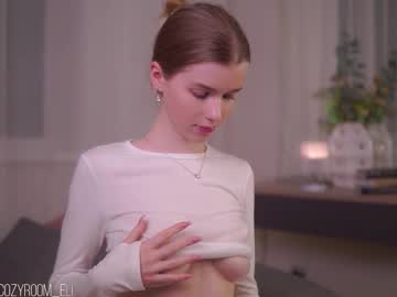 webcam girl brave_journey image #9094147