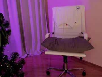 webcam girl hollyextra image #8575244