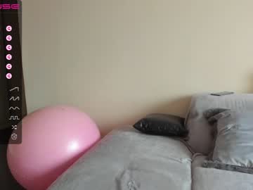 webcam girl emilymilf__ image #4575805